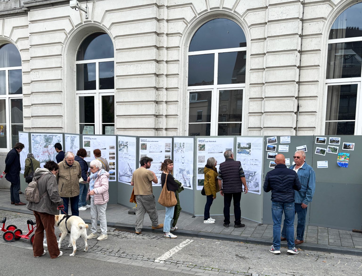 Participants at the Kaaifeest event for the redevelopment of the Dender riverbanks in Geraardsbergen