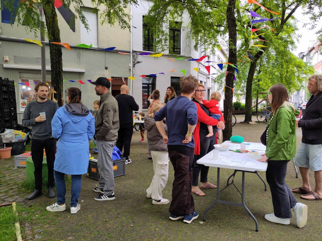 La place Hortensia Sillis, verte et dépavée