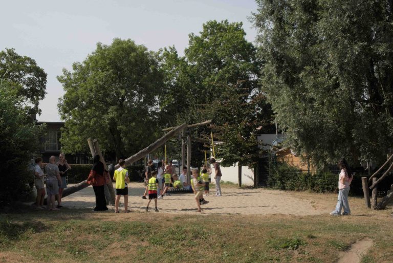 Lees meer over het artikel Samen met kinderen en tieners een speeltuin ontwerpen